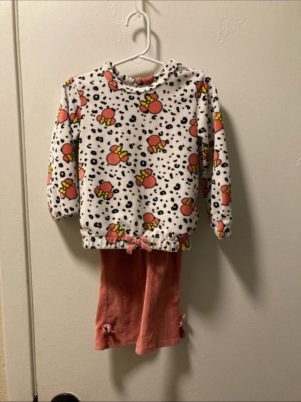 Minnie Mouse Outfit